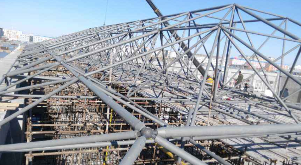 丹东细数网架装配中抉择应用钢结构对室第的优势